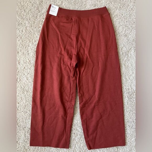 NIke Yoga Luxe Women's Cropped Fleece Pants - Picture 7 of 9